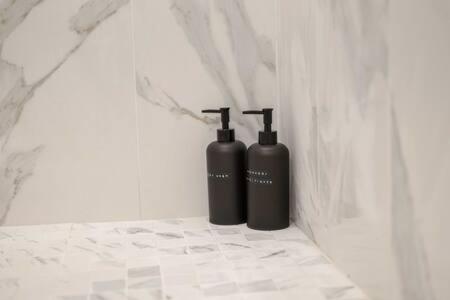 The O'Keeffe-2Nd Floor Boutique Hotel Suite Μπέντονβιλ Εξωτερικό φωτογραφία